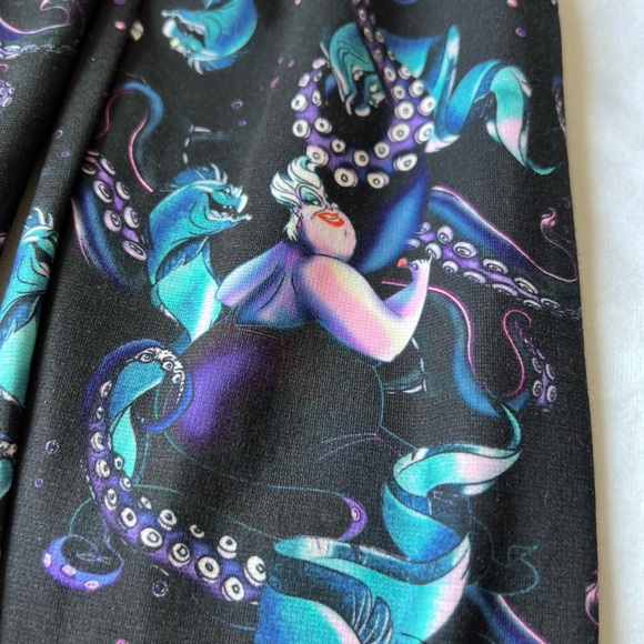 New Disney Little Mermaid Ursula Leggings Zipper Villains Women's Small Pants go - Picture 9 of 11